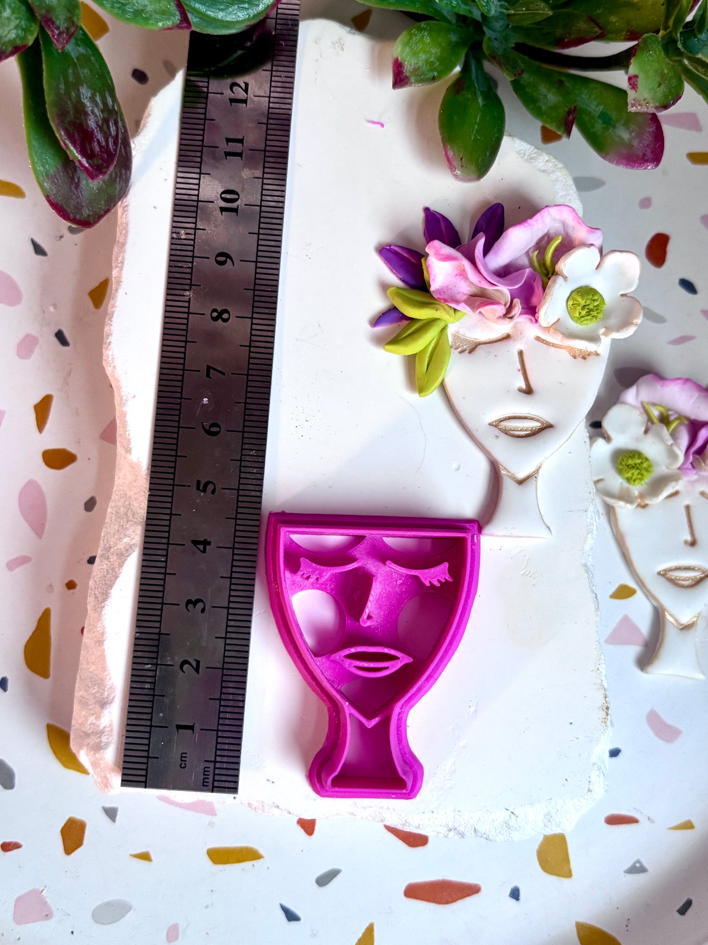 Lovely Lady Face Vase Cutter