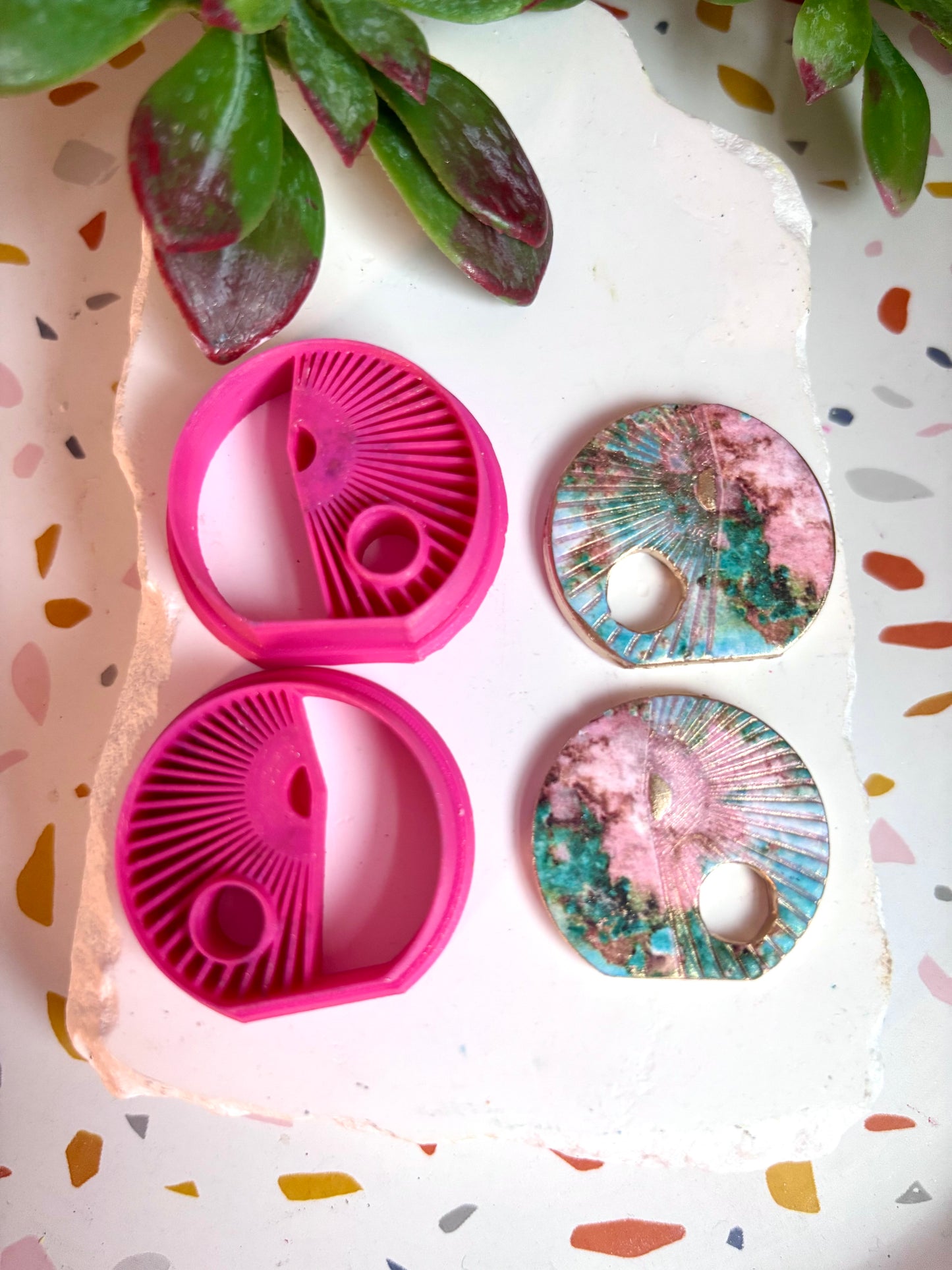 Round Lines Mirrored Cutter Set