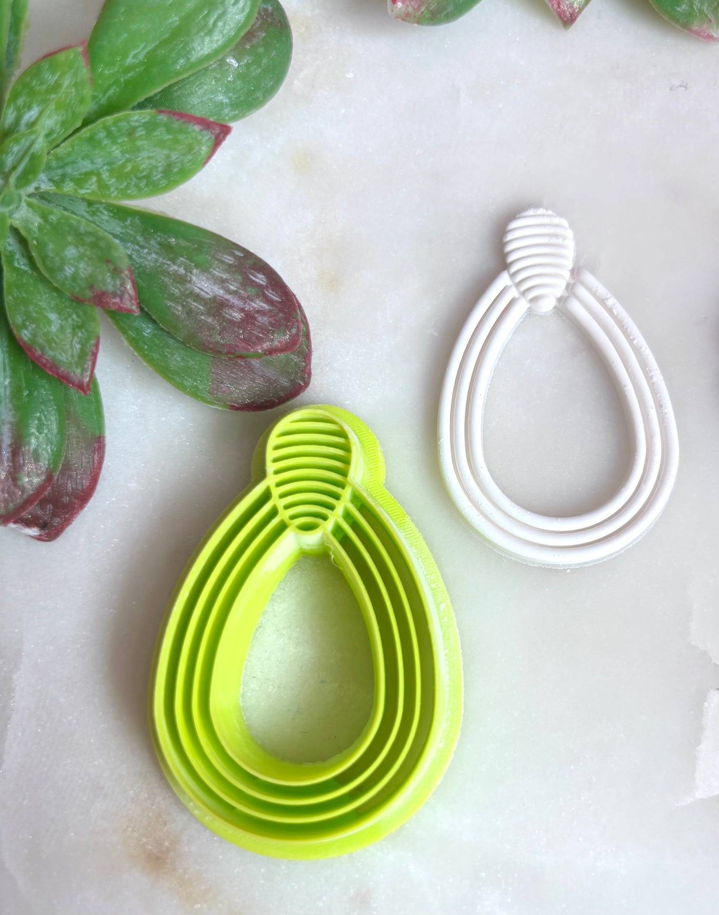 Lined Loop Cutter