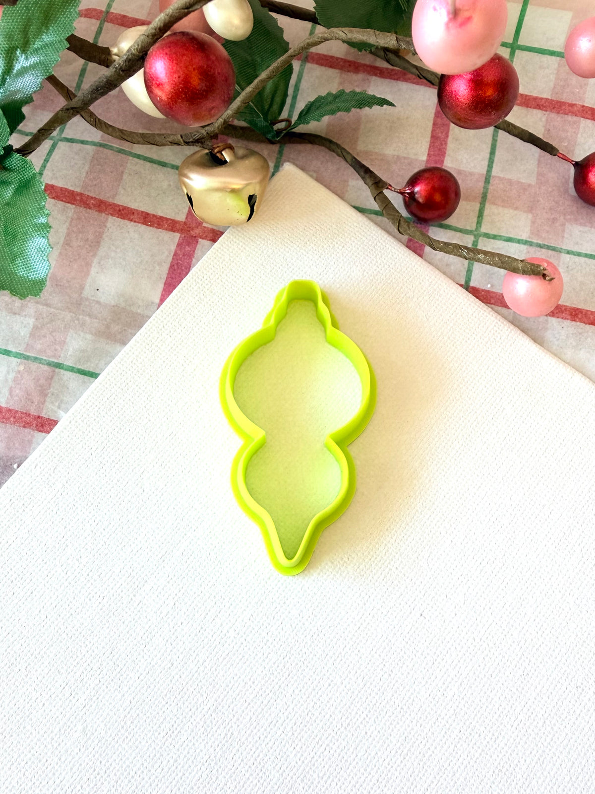 Retro Curvy Ornament Cutter