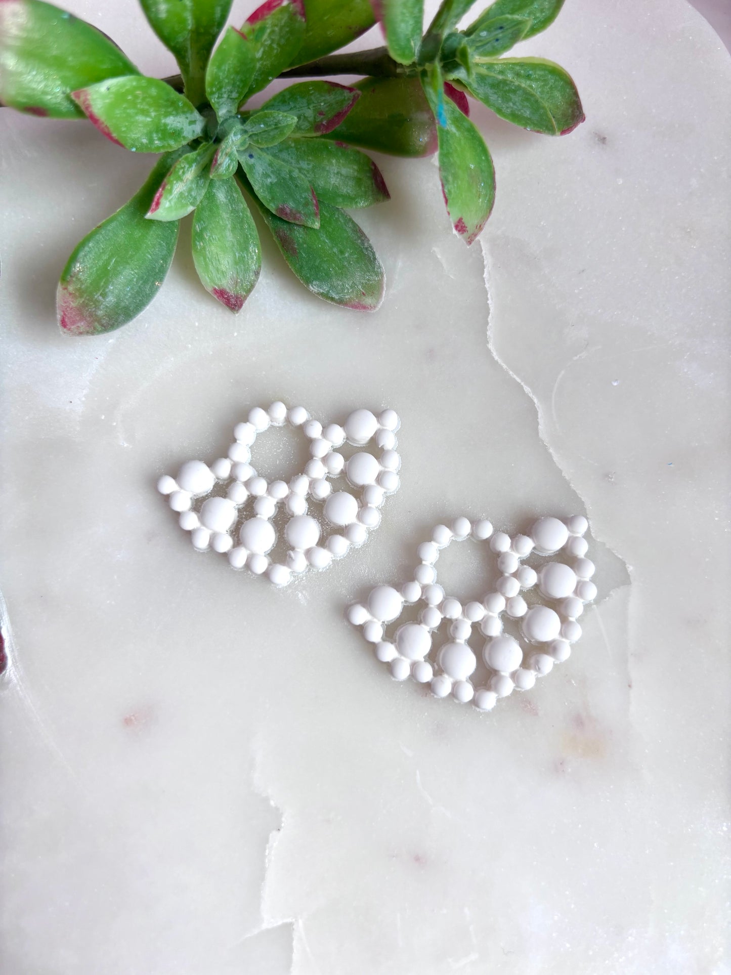 Beaded Bubble Hoop Cutter