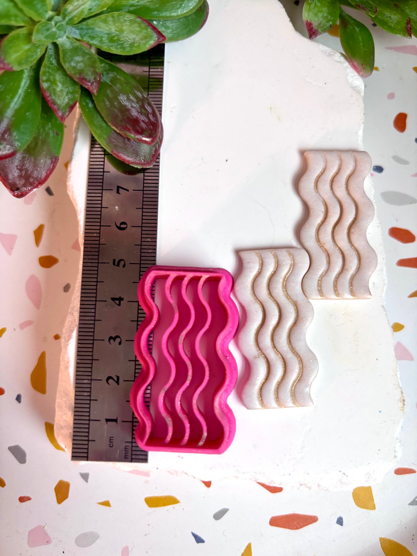 Squiggle Vase Cutter