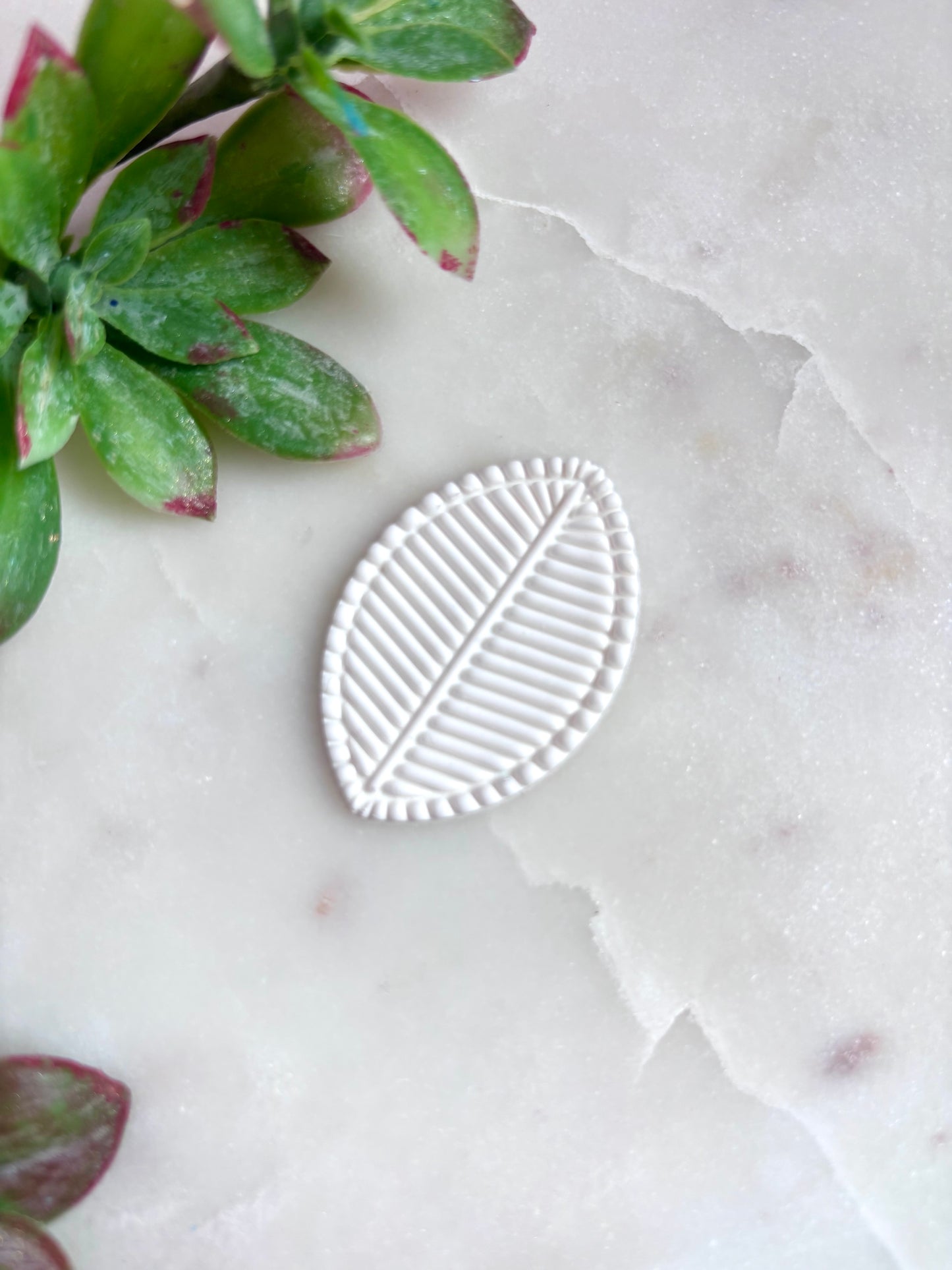 Symmetrical Leaf Cutter