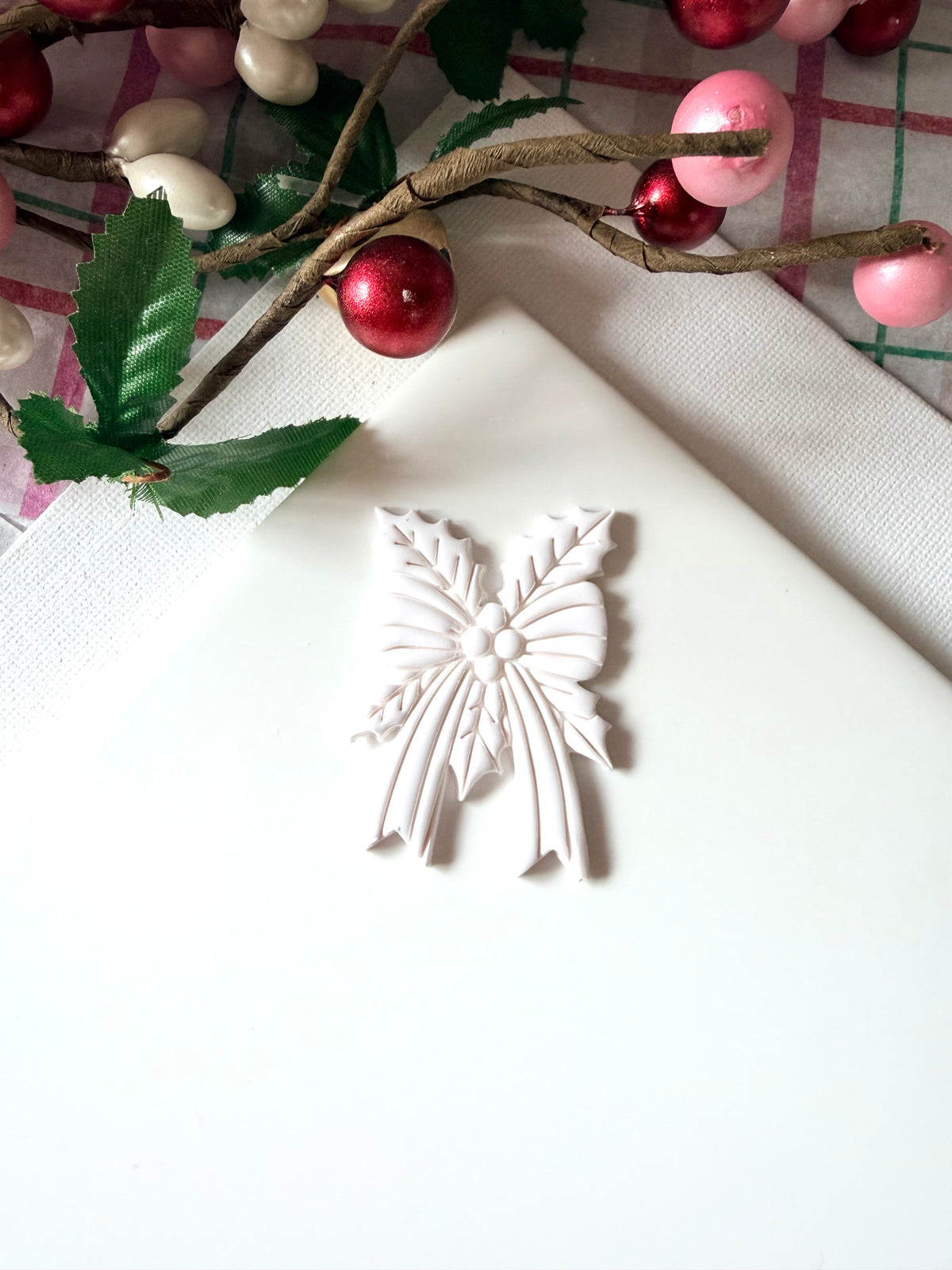 Holly Stripe Bow Cutter