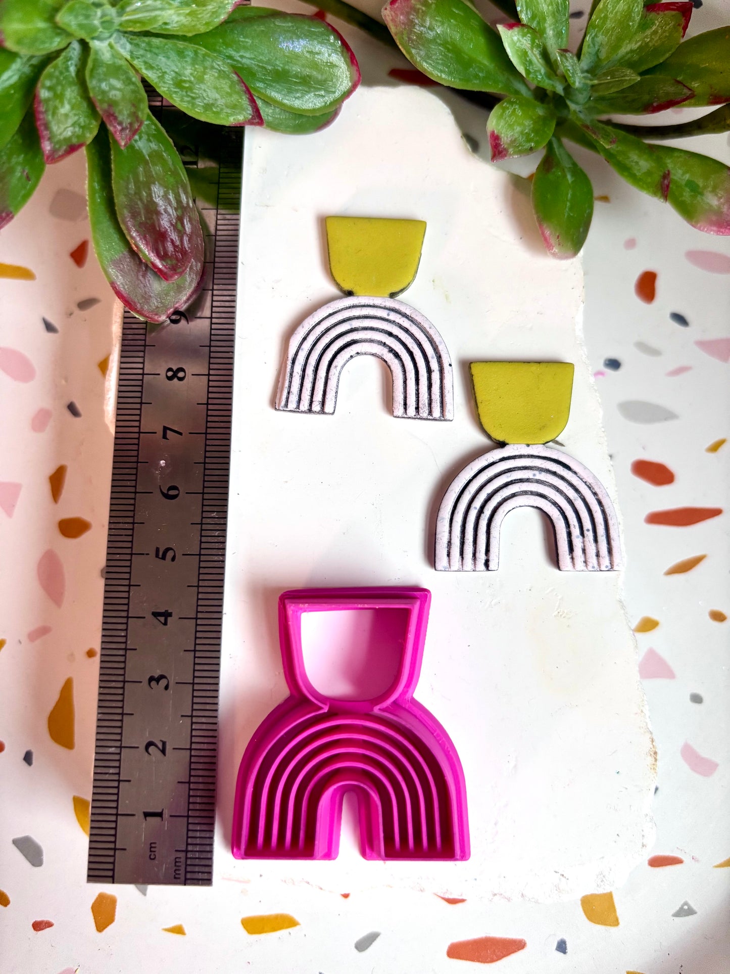 Curved Lines Vase Cutter
