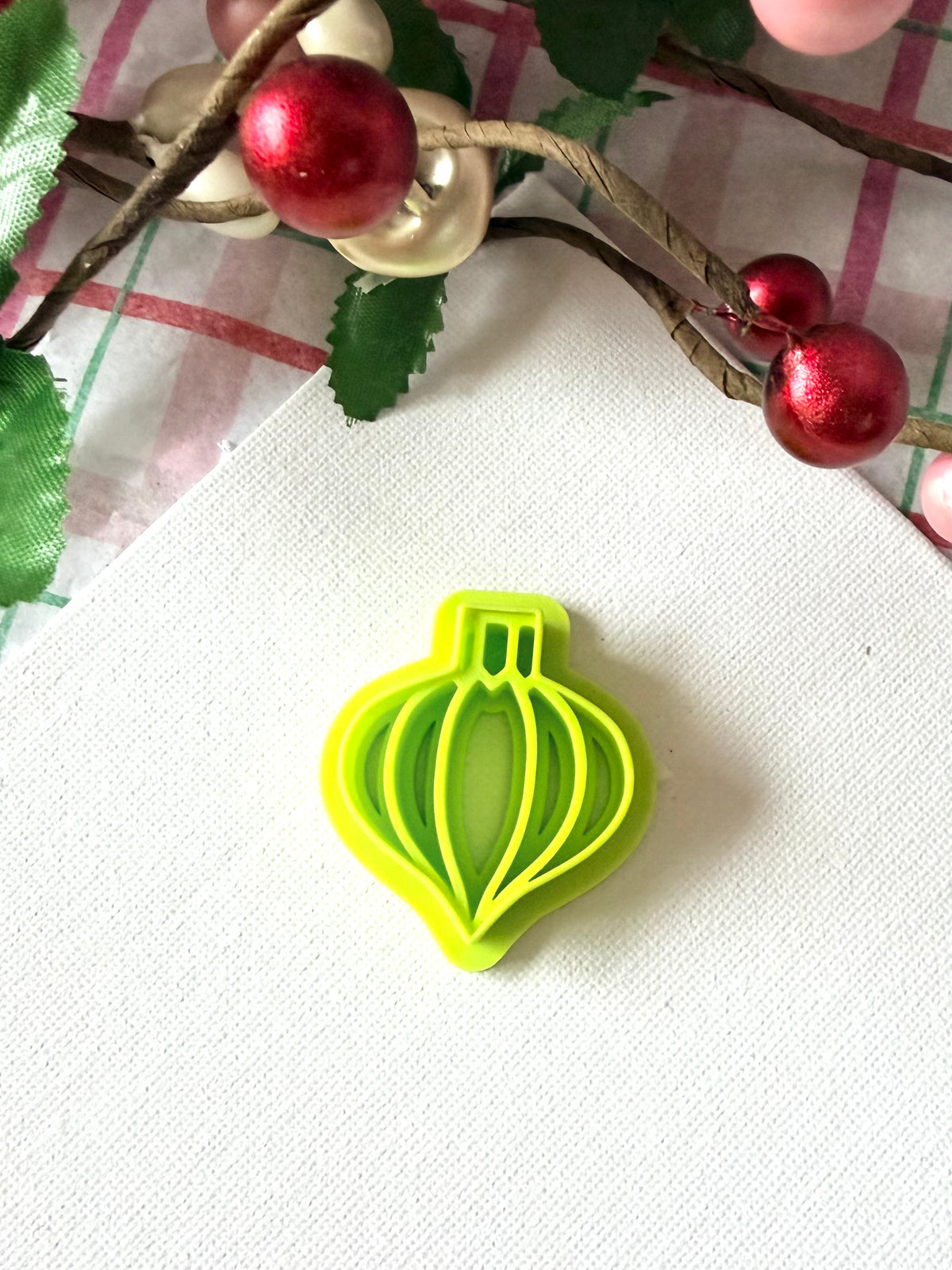 Embossed Bauble Cutter