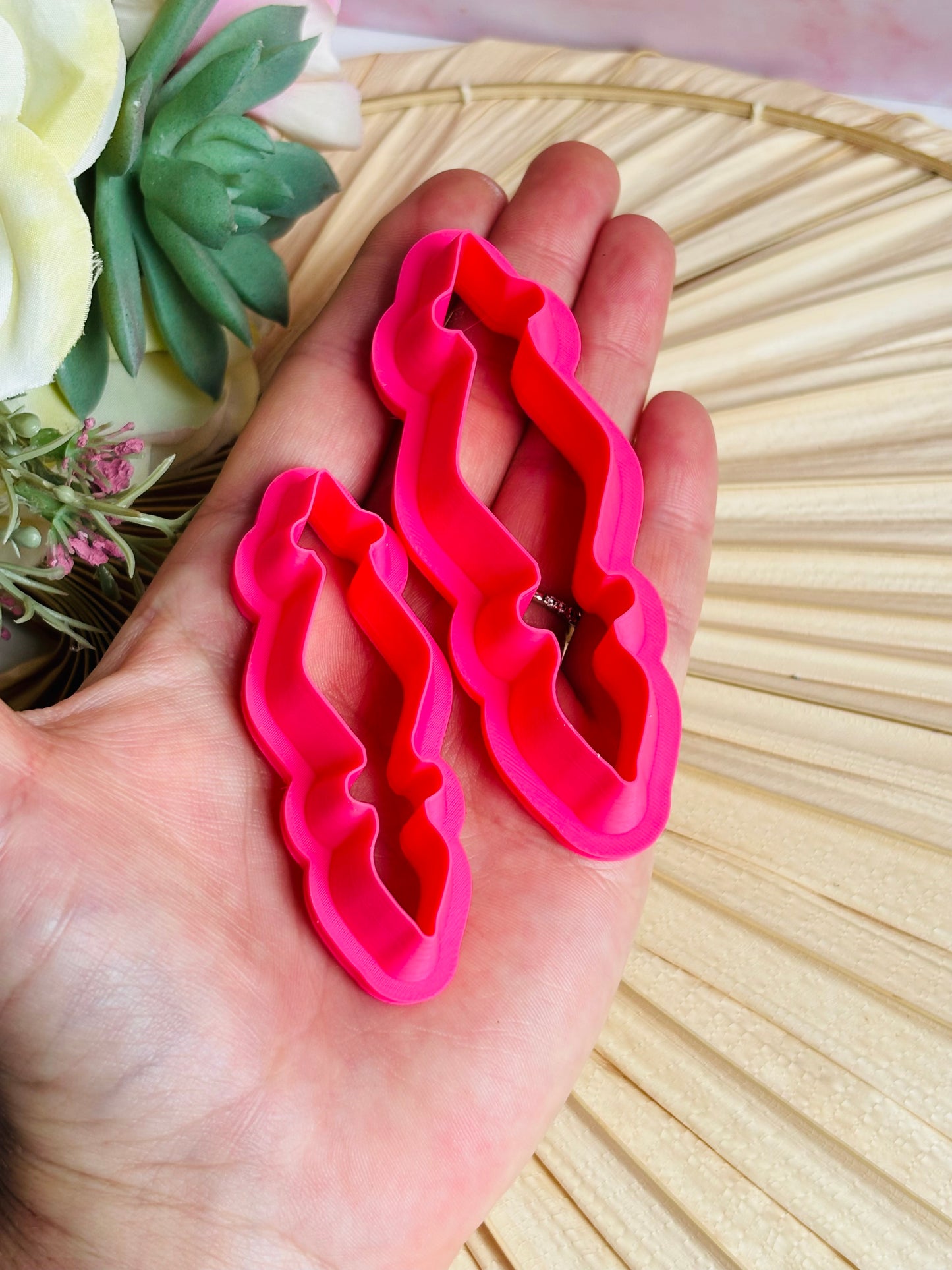 Double Diamond Retro Ornament Cutter