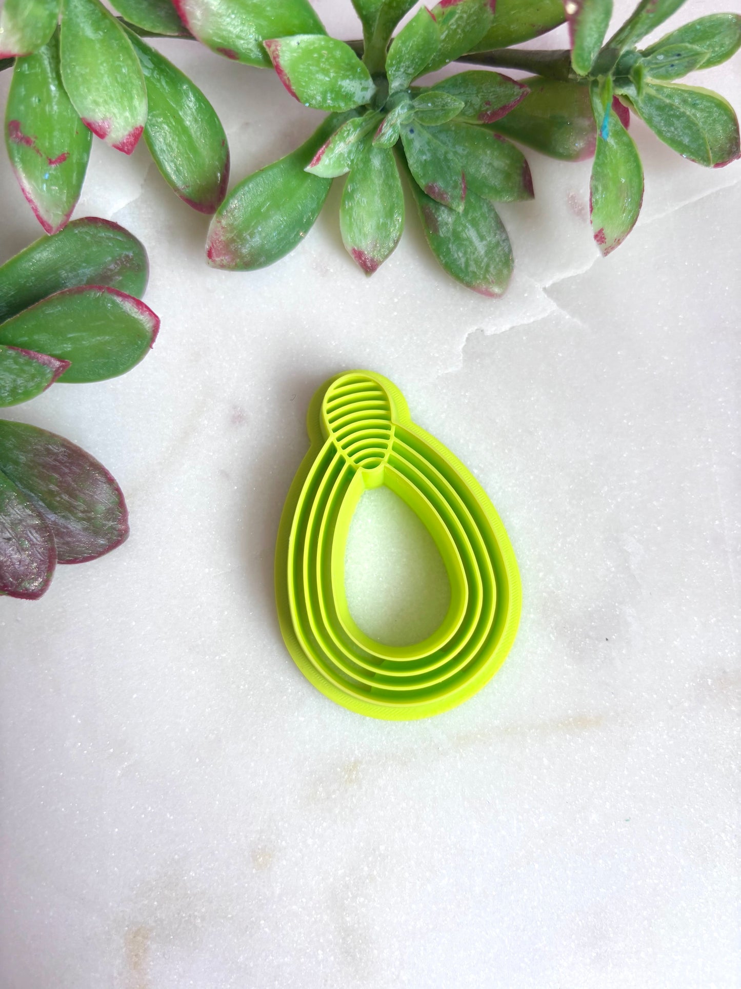 Lined Loop Cutter
