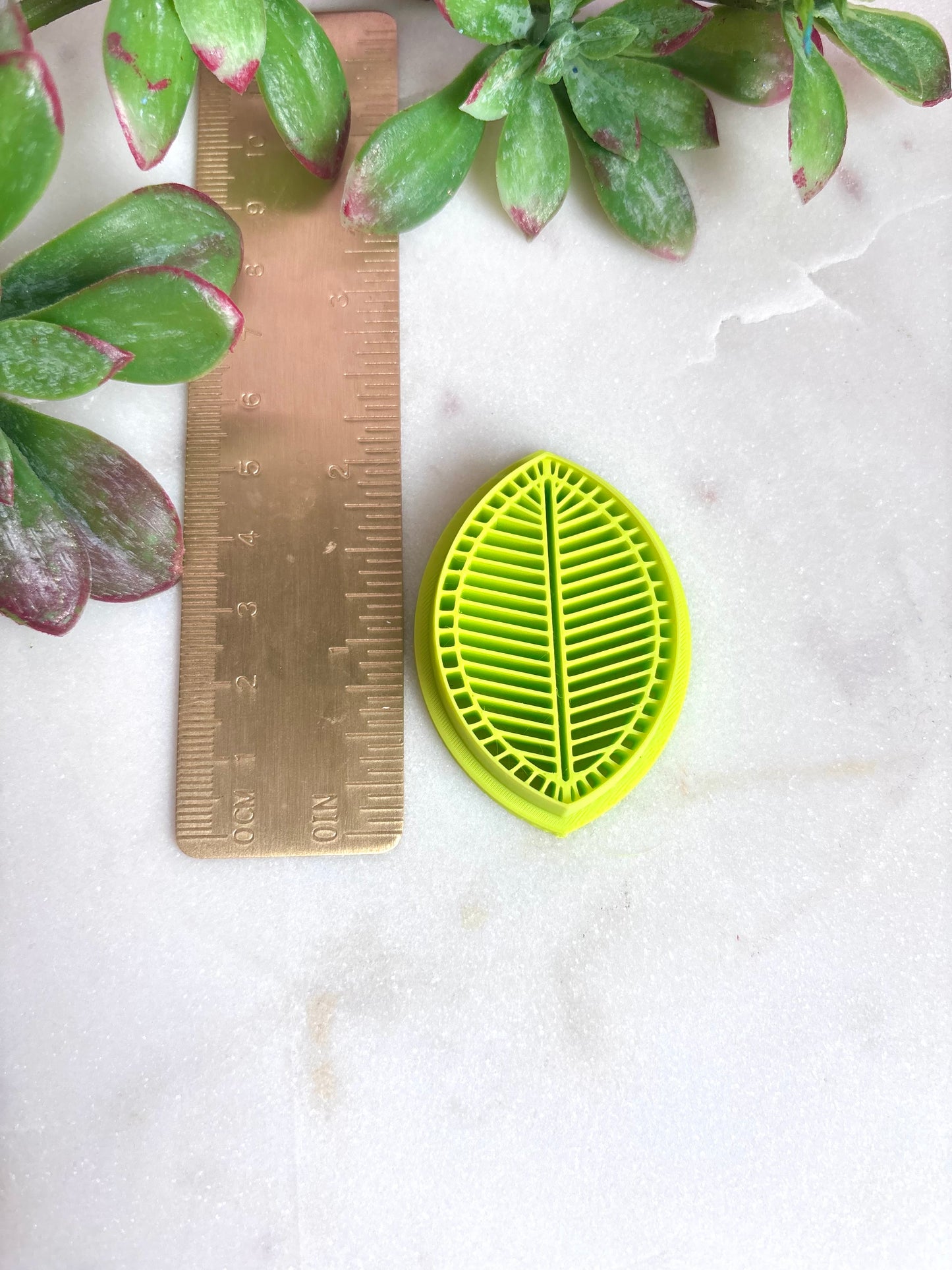 Symmetrical Leaf Cutter