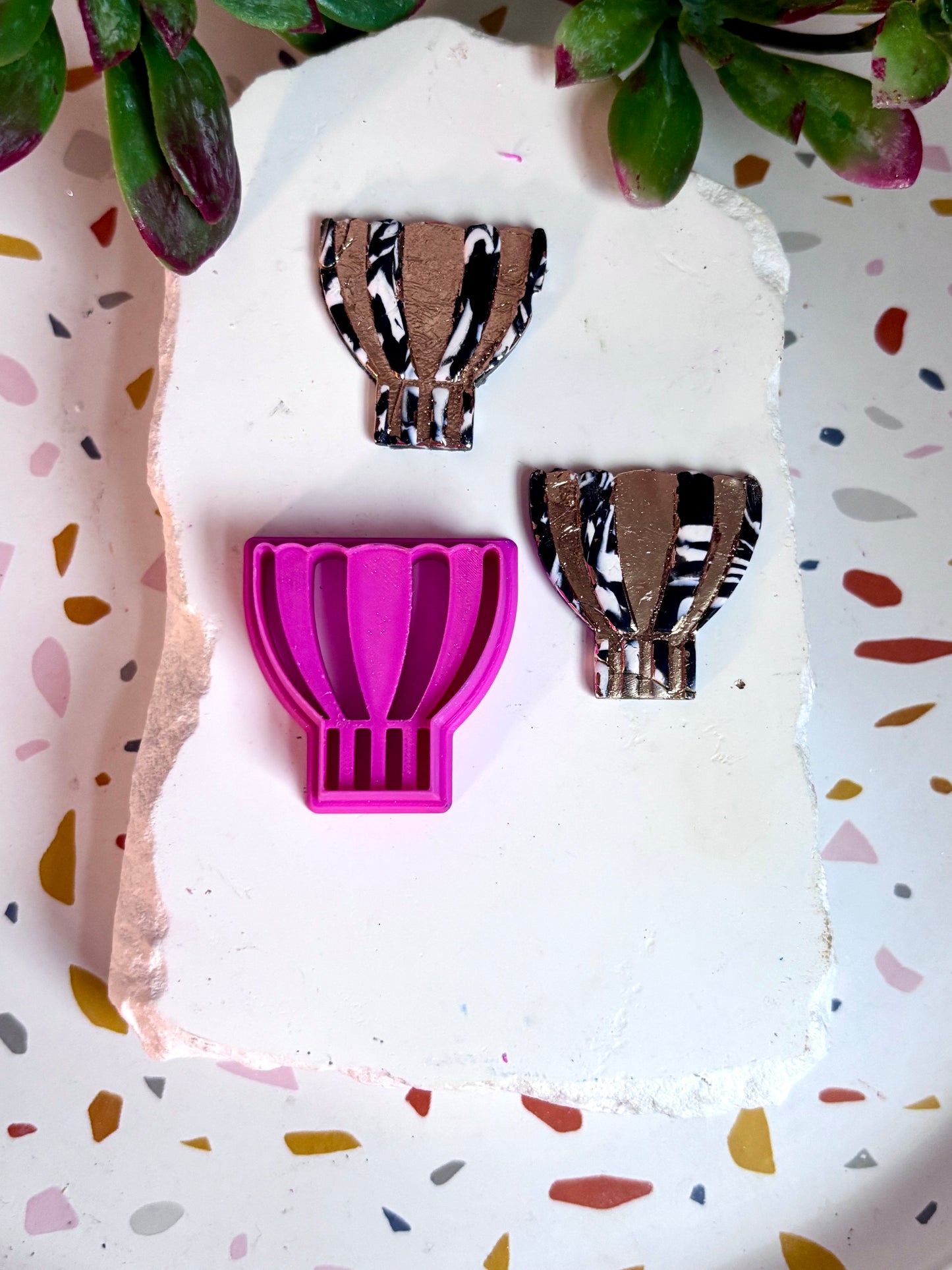 Curved Indent Vase Cutter