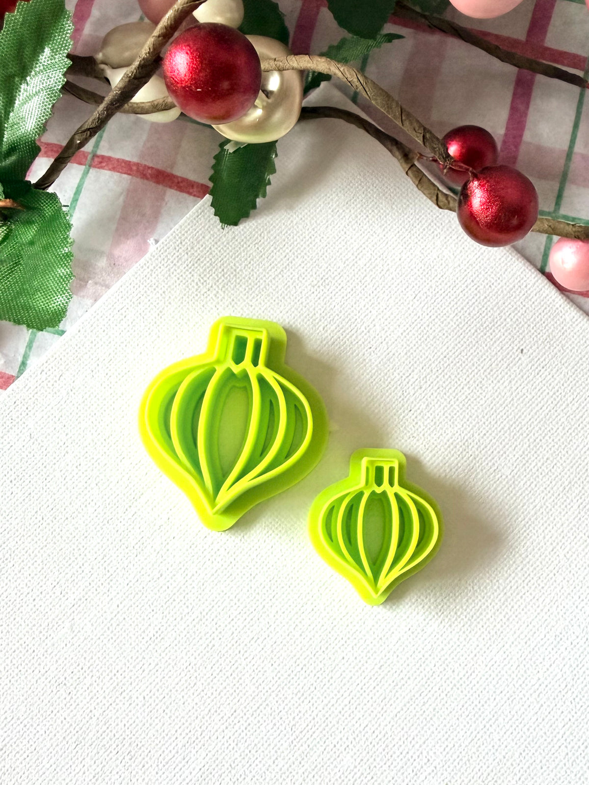 Embossed Bauble Cutter