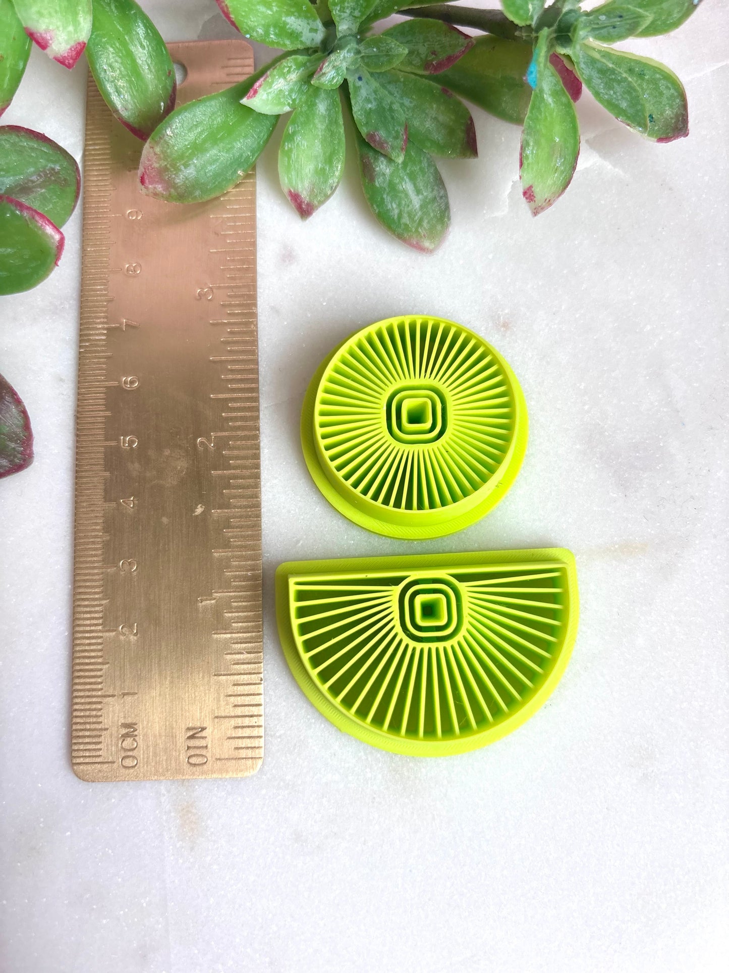 Tropical Queen Cutter Set