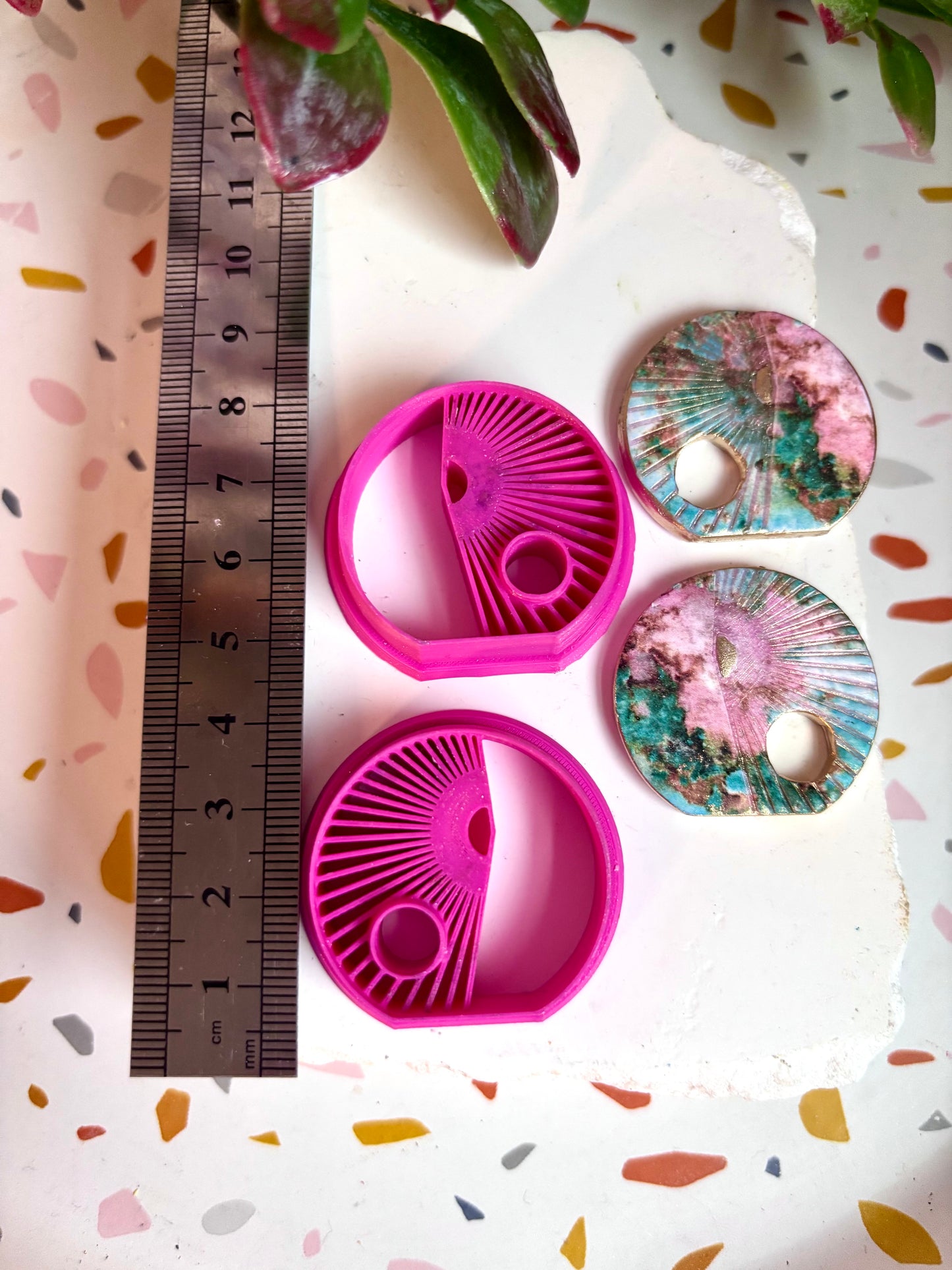 Round Lines Mirrored Cutter Set