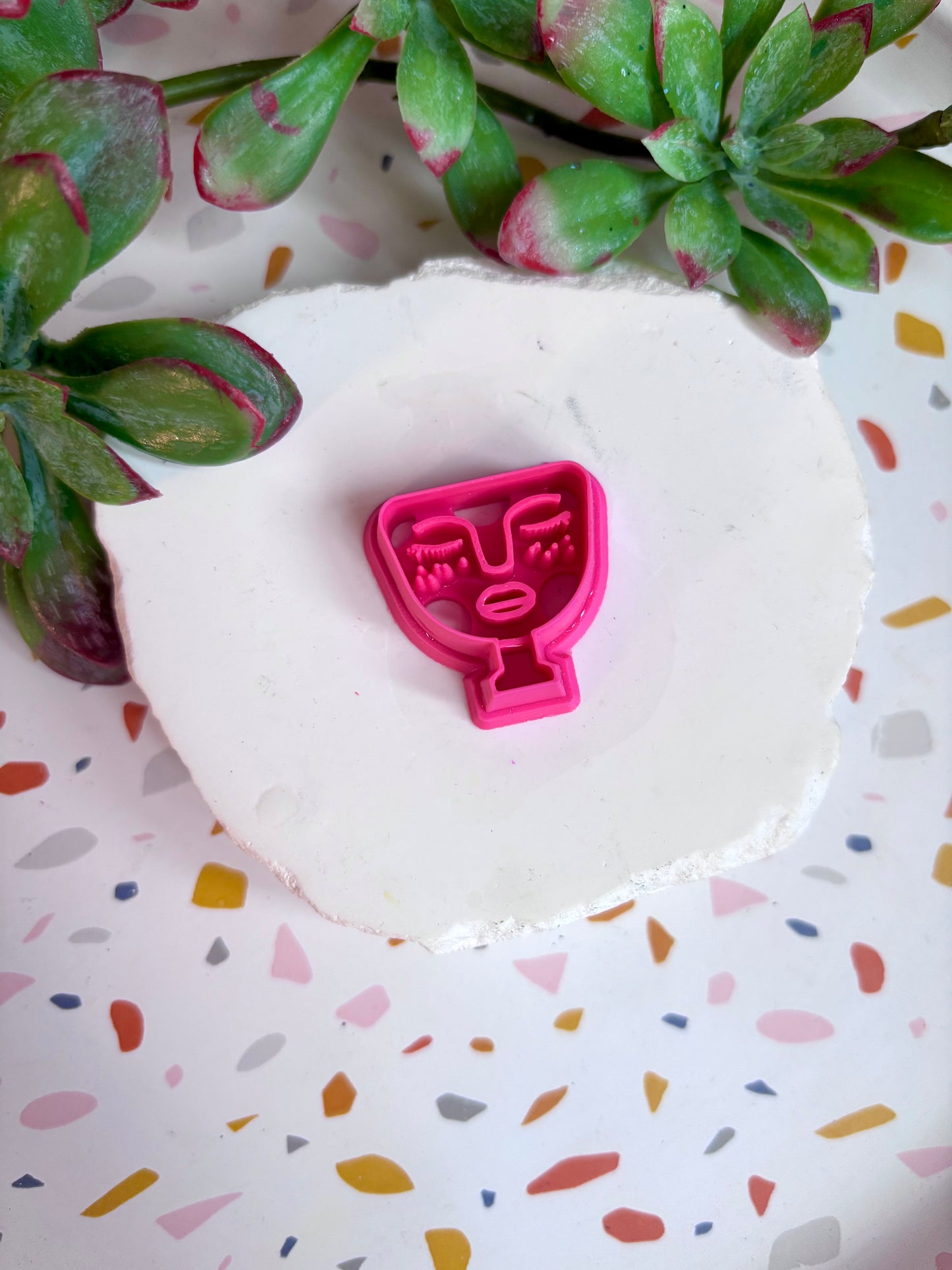 Small Face Vase Cutter