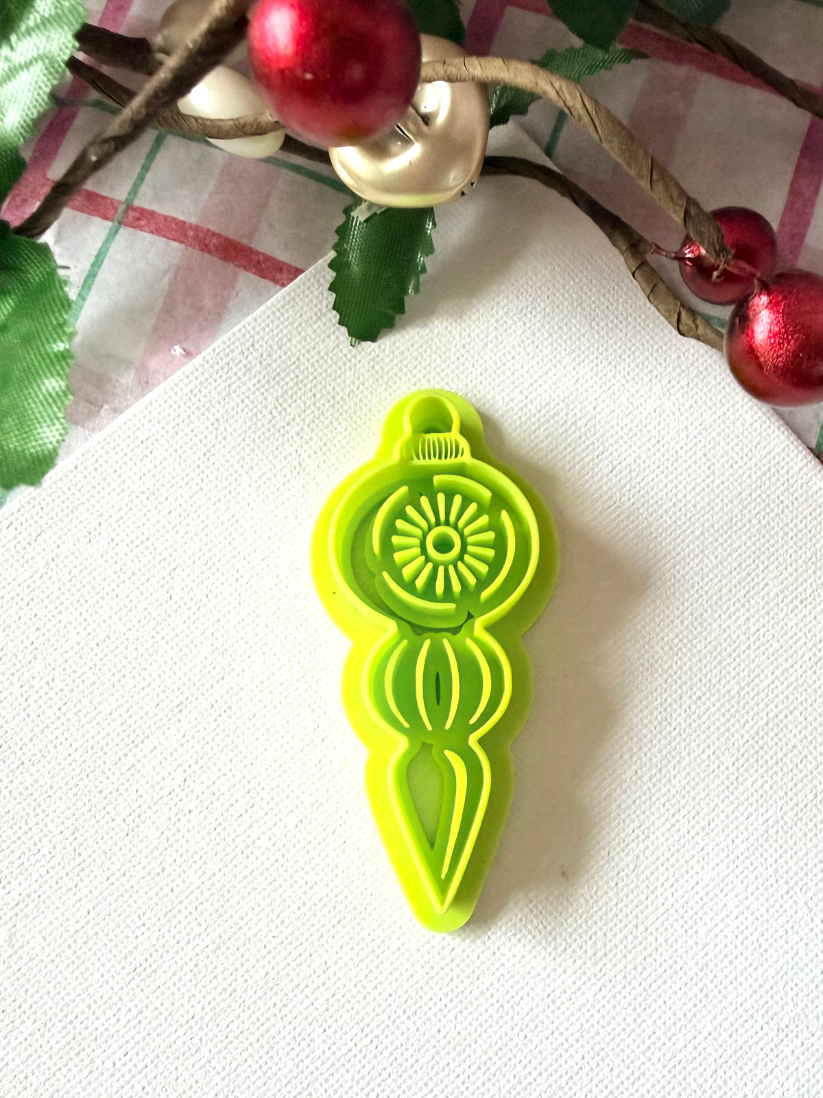 Embossed Retro Ornament Cutter