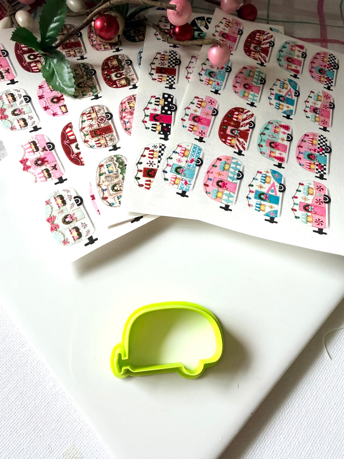Retro Holiday Camper Transfers & Fitted Cutter