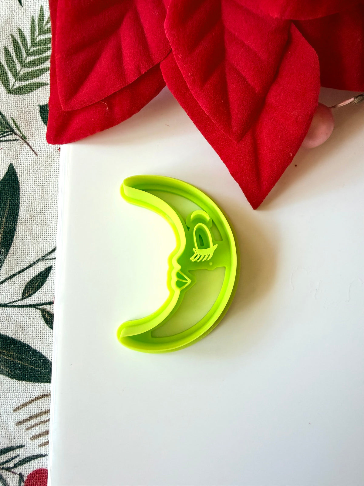 Sleepy Moon Cutter